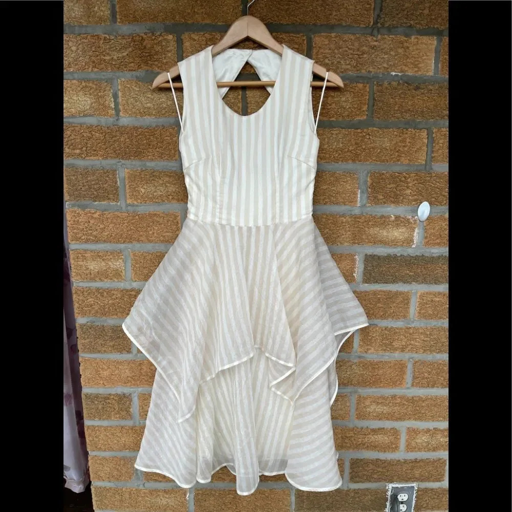 Nha Khanh layer dress size 4